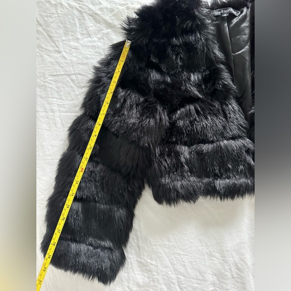 Naked Wardobe Cropped Faux Fur ‘Mob Wives’ Coat - Picture 4 of 4